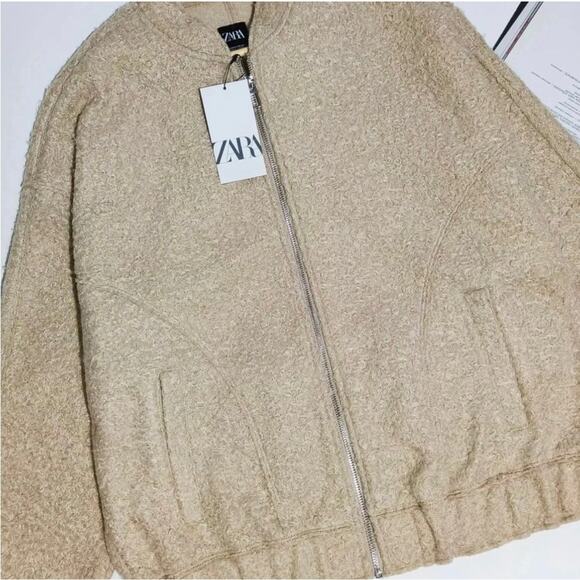 ZARA BLOGGER FAVORITE OVERSIZED BOUCLE BOMBER - Picture 3 of 13